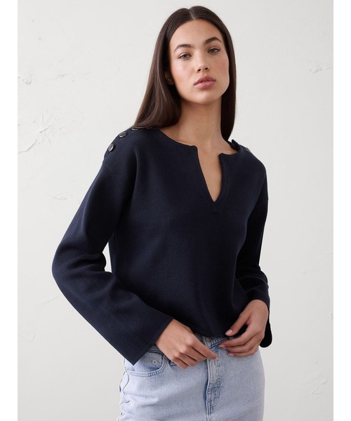 BANANA REPUBLIC FACTORY STORE（バナナリパブリック ファクトリーストア）の「BANANA REPUBLIC FACTORY STORE　　ボタン付き ノッチネック セーター（ニット/セーター・レディース・ホワイト/ネイビー・M/L/S/XS）」の2枚目の写真