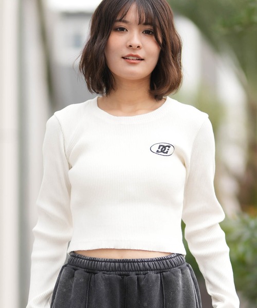 DC(ディーシー)の「DC/ディーシー 26 WS TELECO SHORT LS LLT261312(Tシャツ/カットソー・レディース・ライトピンク/マルチ/ホワイト×ブラック/ブラック×ホワイト/スミクロ・M)」の2枚目の写真
