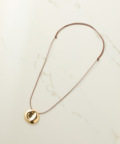 PAPILLONNER(パピヨネ)の「PAPILLONNER/ラウンドコードネックレス(ネックレス・レディース・ゴールド・FREE)」の5枚目の写真