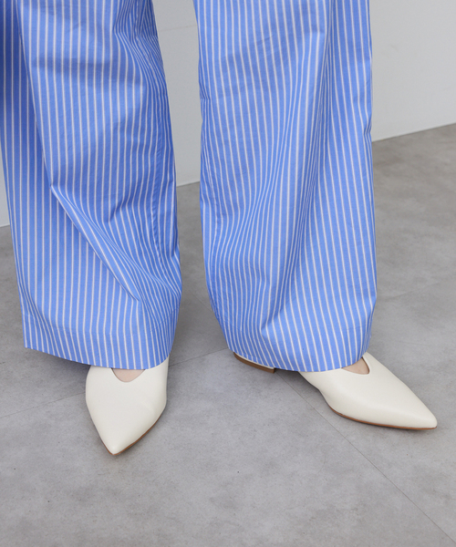 SLOBE IENA(スローブイエナ)の「《追加》SLOBE レザーフラットシューズ(パンプス・レディース・アイボリー・22.5cm/23.5cm/24cm/24.5cm)」の7枚目の写真