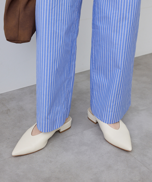 SLOBE IENA(スローブイエナ)の「《追加》SLOBE レザーフラットシューズ(パンプス・レディース・アイボリー・22.5cm/23.5cm/24cm/24.5cm)」の8枚目の写真