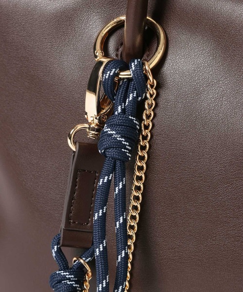 GLOBAL WORK(グローバルワーク)の「スペ軽チャーム付きBIGボストン/646420(ボストンバッグ・レディース・ブラック/ダークブラウン・ONE SIZE)」の20枚目の写真