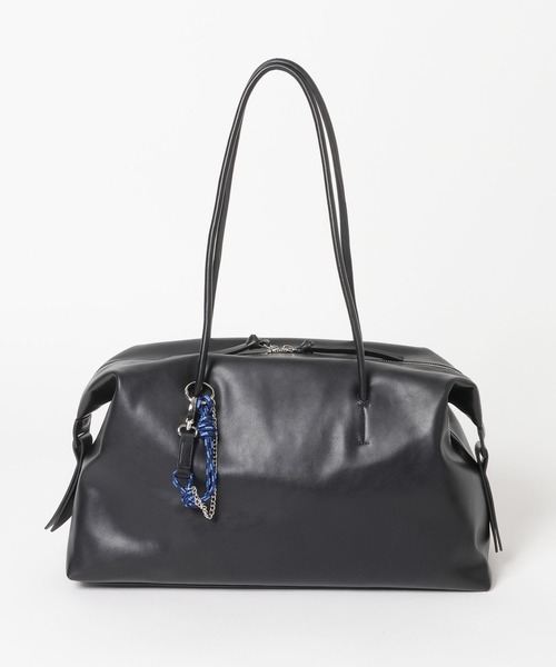 GLOBAL WORK(グローバルワーク)の「スペ軽チャーム付きBIGボストン/646420(ボストンバッグ・レディース・ブラック/ダークブラウン・ONE SIZE)」の5枚目の写真