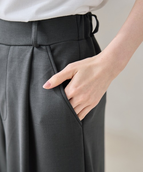 Viola e Viola(ヴィオラエヴィオラ)の「なめらかダンボールワイドパンツ(その他パンツ・レディース・チャコール/ブラウン/杢グレー/ブラック・LL/L/M)」の22枚目の写真