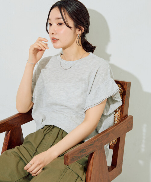 FREAK'S STORE(フリークスストア)の「限定展開 ライト ワッフル フリル 袖 トップス(Tシャツ/カットソー・レディース・ライトグレー/ナチュラル/ネイビー/スミクロ/グリーン/ピンク/ブラウン・フリ-)」の3枚目の写真