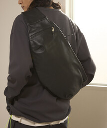 Firsthand（ファーストハンド）の「Firsthand/ファーストハンド Leather Crossbody Sling Bag / レザー スリングバッグ / 牛革 / 撥水レザー（ボディバッグ/ウエストポーチ）」
