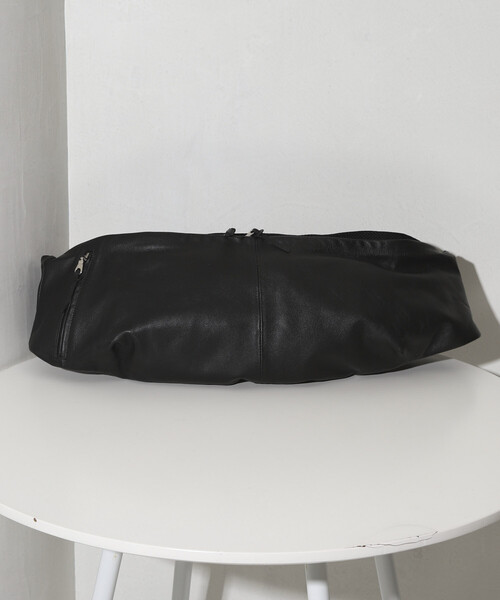 Firsthand（ファーストハンド）の「Firsthand/ファーストハンド Leather Crossbody Sling Bag / レザー スリングバッグ / 牛革 / 撥水レザー（ボディバッグ/ウエストポーチ・メンズ・ブラック・ONE SIZE）」の12枚目の写真