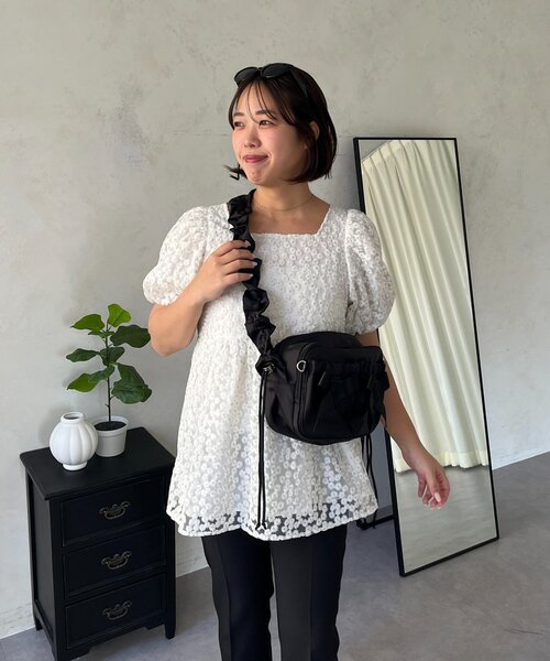 prose verse(プロズヴェール)の「【SAPON】撥水リボンシャーリングショルダーバッグ(ショルダーバッグ・レディース・ブラック/ベージュ・FREE)」の5枚目の写真