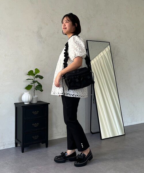 prose verse(プロズヴェール)の「【SAPON】撥水リボンシャーリングショルダーバッグ(ショルダーバッグ・レディース・ブラック/ベージュ・FREE)」の8枚目の写真