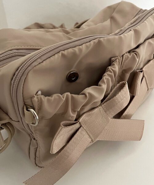prose verse(プロズヴェール)の「【SAPON】撥水リボンシャーリングショルダーバッグ(ショルダーバッグ・レディース・ブラック/ベージュ・FREE)」の14枚目の写真