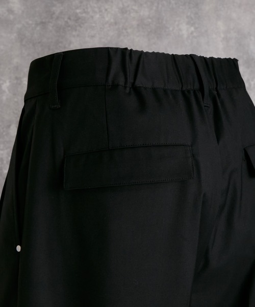 ADRER(アドラー)の「Extra Quality TR wide straight slacks / エクストラクオリティ TR ワイドストレートスラックス(スラックス・メンズ・ブラック/チャコールグレー・XS/S/M/L)」の22枚目の写真