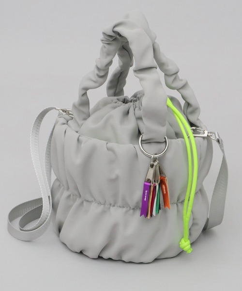 cheek(BAG)(チーク)の「2WAY ショルダートート ギャザーパフバッグ パディングバッグ(トートバッグ・レディース・グレー/ブラック/パープル・FREE)」の6枚目の写真