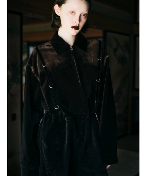 CREO STORE（クレオストア）の「【TAJEN:T】BLEACH OUT VELVET JUMP SUIT/ ベルベットジャンプスーツ（つなぎ/オールインワン・レディース・ブラウン/ブラック系1/ブラック系2・1/2）」の2枚目の写真