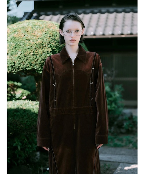CREO STORE（クレオストア）の「【TAJEN:T】BLEACH OUT VELVET JUMP SUIT/ ベルベットジャンプスーツ（つなぎ/オールインワン・レディース・ブラウン/ブラック系1/ブラック系2・1/2）」の4枚目の写真