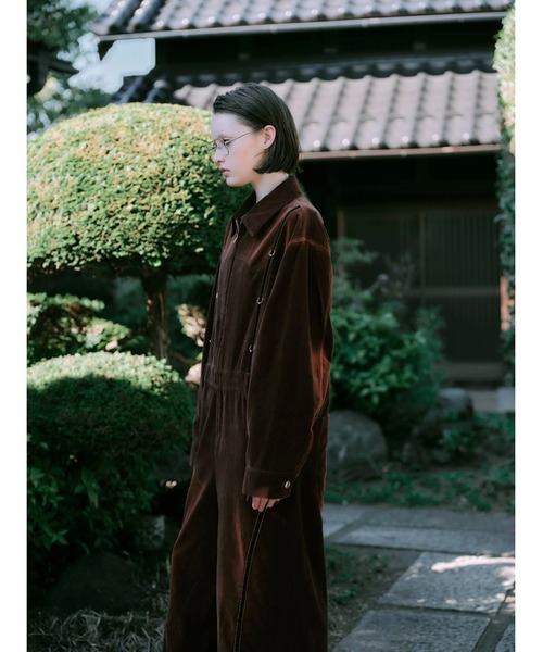 CREO STORE（クレオストア）の「【TAJEN:T】BLEACH OUT VELVET JUMP SUIT/ ベルベットジャンプスーツ（つなぎ/オールインワン・レディース・ブラウン/ブラック系1/ブラック系2・1/2）」の5枚目の写真
