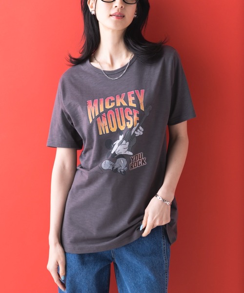 Disney（ディズニー）の「＜Ｄｉｓｎｅｙ＞【ミッキー】ヴィンテージＴシャツ（Tシャツ/カットソー・レディース・チャコール・MEDIUM/LARGE/X-LARGE/XX-LARGE）」の7枚目の写真