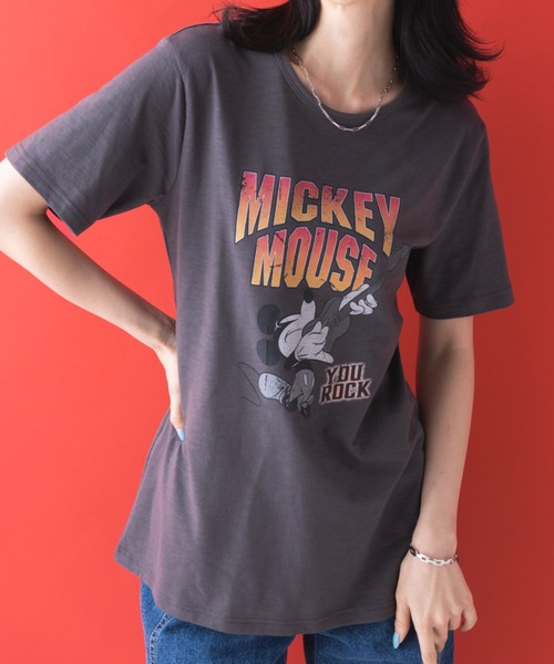 Disney（ディズニー）の「＜Ｄｉｓｎｅｙ＞【ミッキー】ヴィンテージＴシャツ（Tシャツ/カットソー・レディース・チャコール・MEDIUM/LARGE/X-LARGE/XX-LARGE）」の12枚目の写真