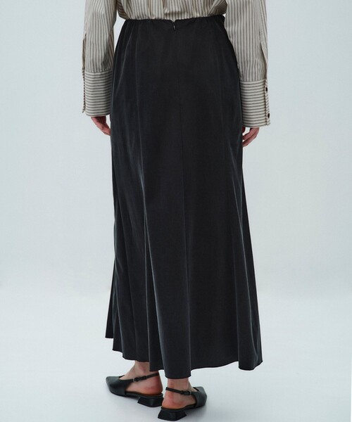 PUBLIC TOKYO（パブリックトウキョウ）の「【2026春新作】フィブリルナローフレアスカート（スカート・レディース・ブラック/グレー・1/2）」の4枚目の写真