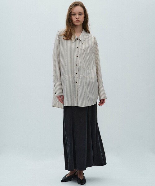 PUBLIC TOKYO（パブリックトウキョウ）の「【2026春新作】フィブリルナローフレアスカート（スカート・レディース・ブラック/グレー・1/2）」の14枚目の写真