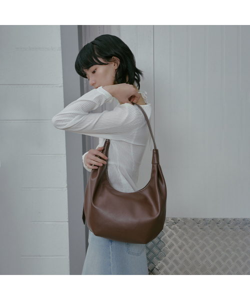 LAP（ラップ）の「SOFT CURVE HOBO BAG AS7AB283（ショルダーバッグ・レディース・ブラック/ダークブラウン・FREE）」の7枚目の写真