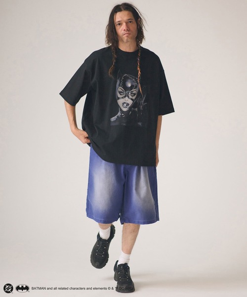 ADAM PATEK(アダムパテック)の「mt10342-ADAMPATEK -CAT WOMAN short sleeve t-shirt Tシャツ(AP2614040)(Tシャツ/カットソー・メンズ・ブラック・2/1)」の6枚目の写真