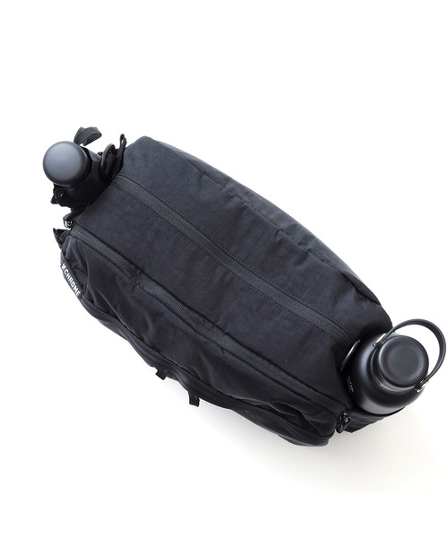 CHROME（クローム）の「［ CHROME / クローム ］PAC SHOULDER 12L MABK_MATTE BLACK / パック ショルダー 12リットル マット ブラック 耐水 12L ショルダーバッグ（ショルダーバッグ・メンズ・ブラック系その他・FREE）」の2枚目の写真