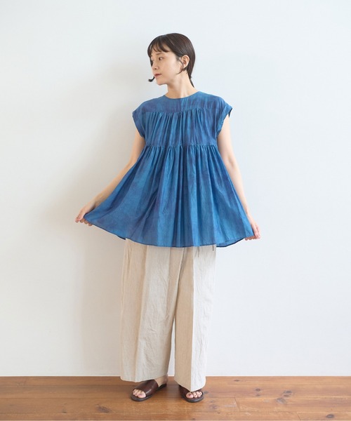 yuni(ユニ )の「100/1cotton cupla diffused dye capsleeves 2way blouse(シャツ/ブラウス・レディース・ブルー/ピンク・FREE)」の4枚目の写真