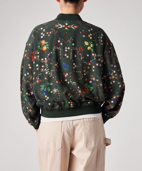 PS Paul Smith（ピーエスポールスミス）の「ウィメンズ "Keepsake"プリント ブルゾン / 165325 JK349（ブルゾン・レディース・カーキ・40）」の7枚目の写真