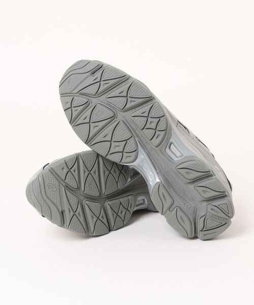 ASICS（アシックス）の「【ASICS】1203A280.021 GEL-NYC（スニーカー・メンズ・グレー・27.5/28.5/26.5/27/28）」の2枚目の写真