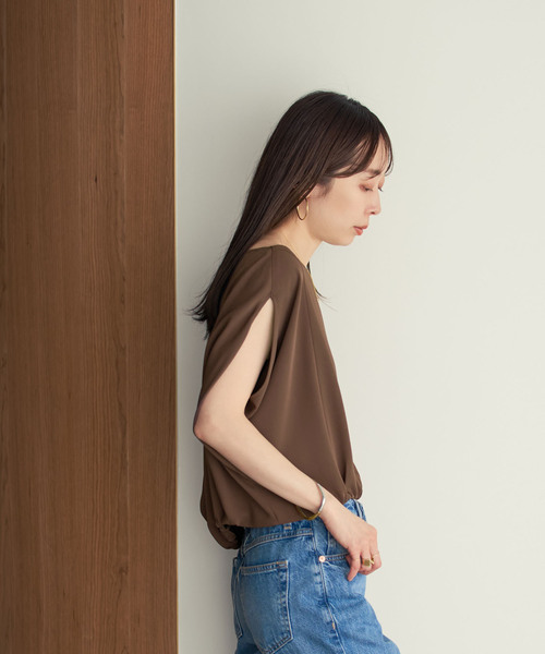 Noble(ノーブル)の「《追加》【洗える】ドレープバルーンブラウス(シャツ/ブラウス・レディース・チャコールグレー/ホワイト/ブラウン・FREE)」の6枚目の写真