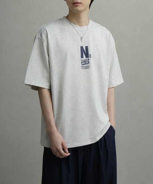 NILWAY(ニルウェイ)の「高密度編み TC度詰め天竺 モード古着風 アソートプリントTシャツ(Tシャツ/カットソー・メンズ・ホワイト/ネイビー系1/グレー系1/ブラック系1/ブラウン/ホワイト系4/ブラック系/イエロー/グレー/ネイビー系/グレー系/ホワイト系3/ネイビー系2/ブラック系2/ホワイト系/ブラック/ホワイト系1/ホワイト系2/グレー系3/グレー系4/ブラウン系/ネイビー系3・MEDIUM/LARGE)」の2枚目の写真