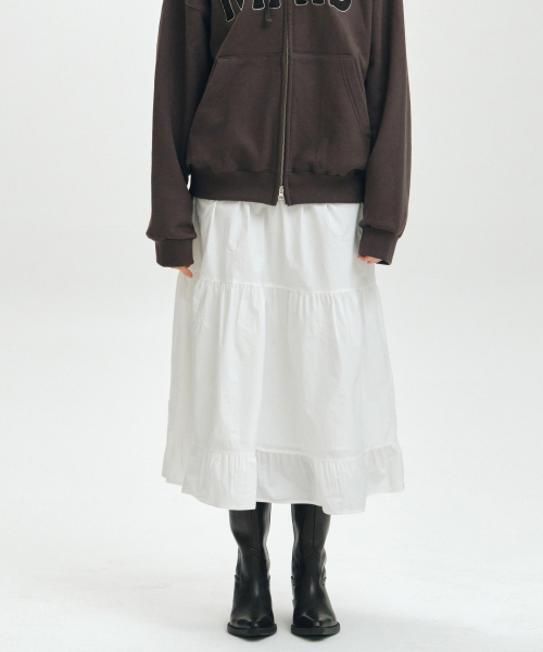 MAIS（マイス）の「EMBROIDERED SHIRRED TIERED MAXI SKIRT / WHITE（スカート・レディース・ホワイト・1(S)/2(M)）」の3枚目の写真