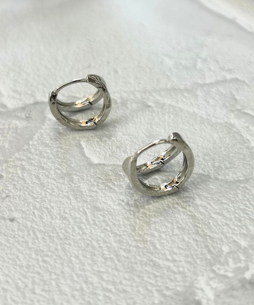 DiamondHearts(ダイヤモンドハーツ)の「ダブルライン シルバー フープピアス(ピアス(両耳用)・メンズ・シルバー/シルバー系その他・FREE)」の5枚目の写真