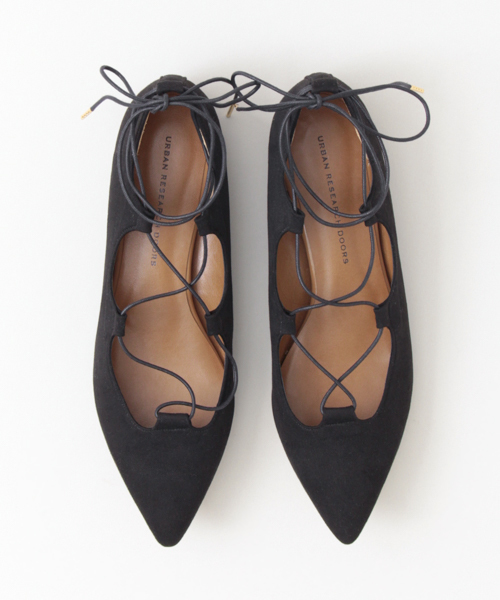 URBAN RESEARCH DOORS（アーバンリサーチドアーズ）の「【店舗振り分け】レースアップフラットパンプス∴（バレエシューズ・レディース・キャメル/ブラック・36.5/37.5/36/37）」の6枚目の写真