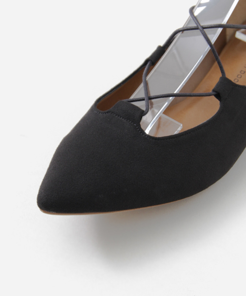 URBAN RESEARCH DOORS（アーバンリサーチドアーズ）の「【店舗振り分け】レースアップフラットパンプス∴（バレエシューズ・レディース・キャメル/ブラック・36.5/37.5/36/37）」の9枚目の写真