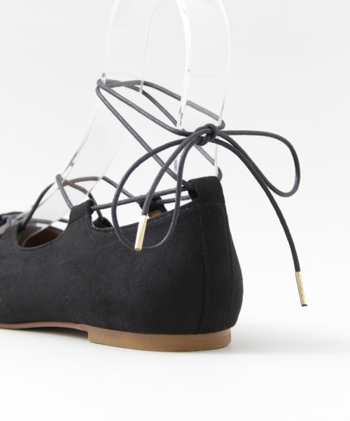 URBAN RESEARCH DOORS（アーバンリサーチドアーズ）の「【店舗振り分け】レースアップフラットパンプス∴（バレエシューズ・レディース・キャメル/ブラック・36.5/37.5/36/37）」の4枚目の写真