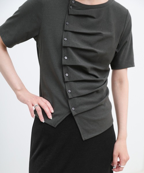 select MOCA(セレクトモカ)の「アシメボタンデザイントップス(Tシャツ/カットソー・レディース・ホワイト/グレー/ブラック・FREE)」の9枚目の写真