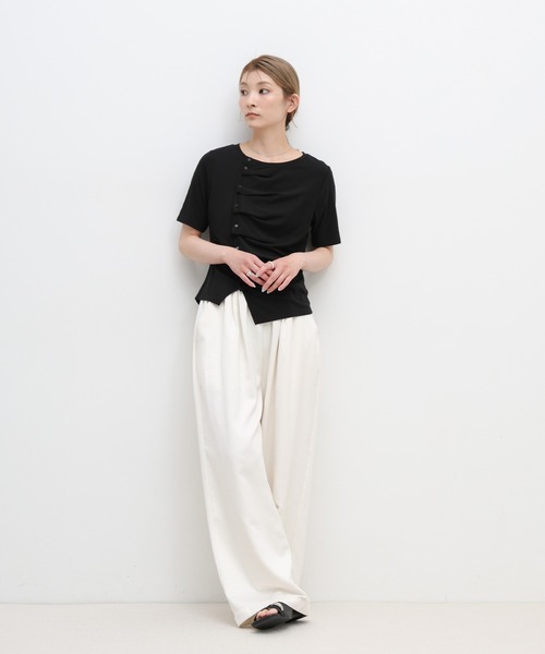select MOCA(セレクトモカ)の「アシメボタンデザイントップス(Tシャツ/カットソー・レディース・ホワイト/グレー/ブラック・FREE)」の6枚目の写真