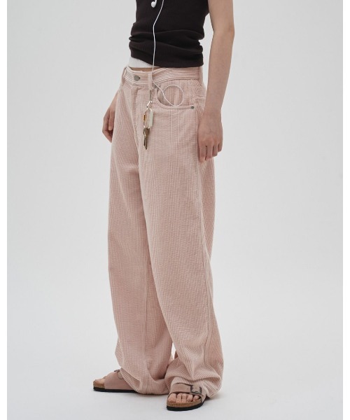 TODAYFUL(トゥデイフル)の「Chunky Corduroy Pants 12610703(その他パンツ・レディース・ピンク/ブラック・36/38)」の2枚目の写真