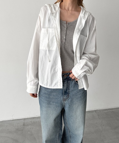CANAL JEAN(キャナルジーン)の「El mar ナイロンパーカーシャツ(シャツ/ブラウス・レディース・ネイビー/ホワイト・ONE SIZE)」の2枚目の写真