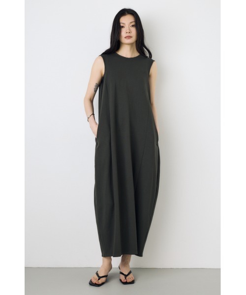 AZUL by moussy（アズールバイマウジー）の「【身長/骨格別着用画像あり】オーバルカットワンピース　春服　夏服　ノースリーブ（ワンピース・レディース・ライトブラック/ライム/ブラウン・SMALL/MEDIUM）」の5枚目の写真