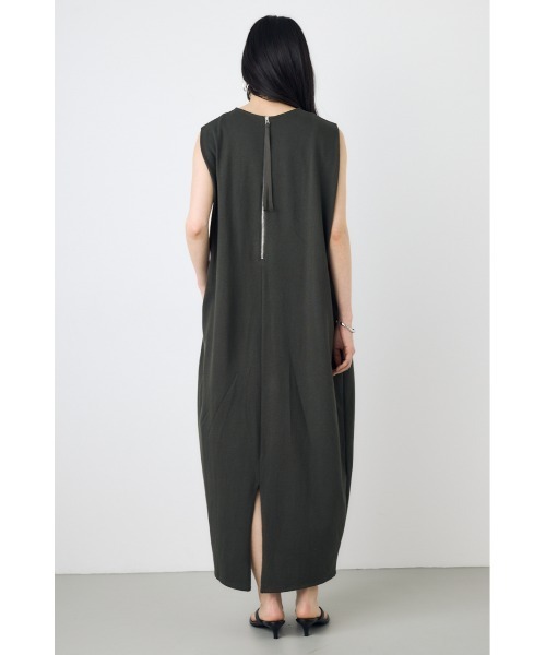 AZUL by moussy（アズールバイマウジー）の「【身長/骨格別着用画像あり】オーバルカットワンピース　春服　夏服　ノースリーブ（ワンピース・レディース・ライトブラック/ライム/ブラウン・SMALL/MEDIUM）」の9枚目の写真