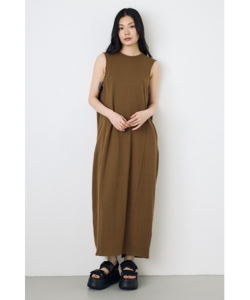 AZUL by moussy（アズールバイマウジー）の「【身長/骨格別着用画像あり】オーバルカットワンピース　春服　夏服　ノースリーブ（ワンピース・レディース・ライトブラック/ライム/ブラウン・SMALL/MEDIUM）」の16枚目の写真