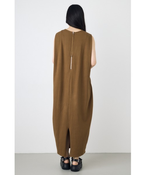 AZUL by moussy（アズールバイマウジー）の「【身長/骨格別着用画像あり】オーバルカットワンピース　春服　夏服　ノースリーブ（ワンピース・レディース・ライトブラック/ライム/ブラウン・SMALL/MEDIUM）」の18枚目の写真