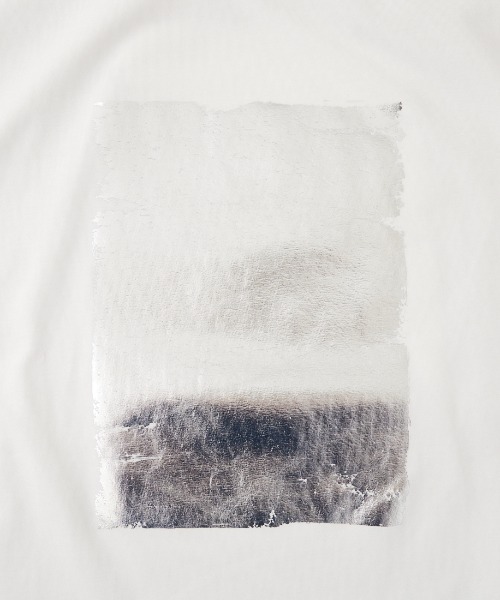 MAISON DE L'ALLURE（メゾンドゥラリュール）の「[MAISON DE L'ALLURE/メゾンドゥラリュール] ボックス 箔プリント フレンチスリーブTシャツ（Tシャツ/カットソー・レディース・ブラック/ブルー/チャコールグレー/オフホワイト・F）」の5枚目の写真
