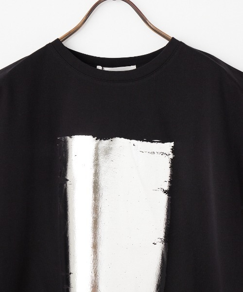 MAISON DE L'ALLURE（メゾンドゥラリュール）の「[MAISON DE L'ALLURE/メゾンドゥラリュール] ボックス 箔プリント フレンチスリーブTシャツ（Tシャツ/カットソー・レディース・ブラック/ブルー/チャコールグレー/オフホワイト・F）」の9枚目の写真