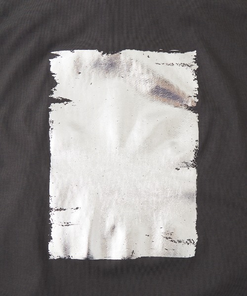MAISON DE L'ALLURE（メゾンドゥラリュール）の「[MAISON DE L'ALLURE/メゾンドゥラリュール] ボックス 箔プリント フレンチスリーブTシャツ（Tシャツ/カットソー・レディース・ブラック/ブルー/チャコールグレー/オフホワイト・F）」の6枚目の写真