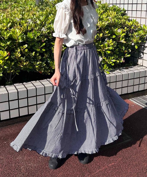 WC(ダブル シー)の「ギンガムティアードロングスカート(スカート・レディース・レッド/ブラック・FREE)」の5枚目の写真