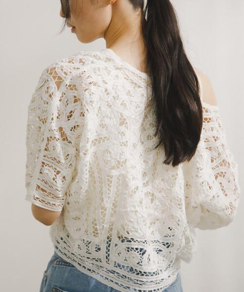 URBAN RESEARCH DOORS(アーバンリサーチドアーズ)の「Batten Lace Cotton Blouse(シャツ/ブラウス・レディース・オフホワイト・FREE)」の4枚目の写真