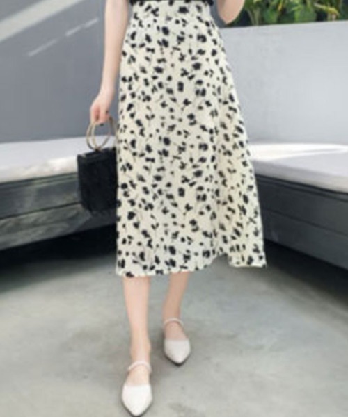 mielu（ミエル）の「フラワーエアリーロングスカート（スカート・レディース・ブルー/ブラック/ホワイト・LARGE/MEDIUM）」の6枚目の写真